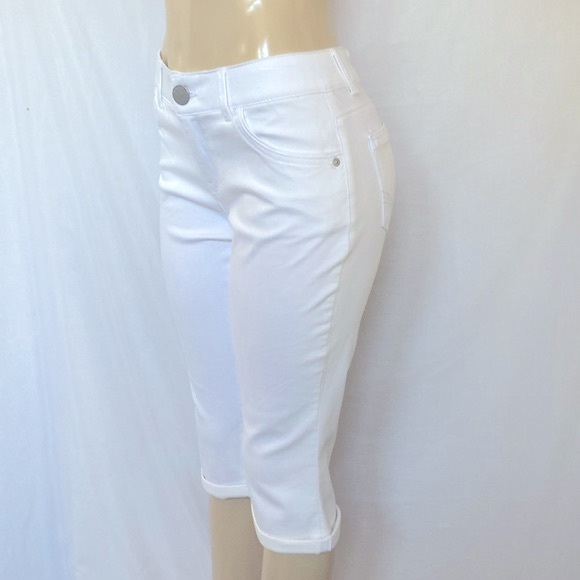 SALE!!! DEMOCRACY Jean Tummy Control Size 6 Skimmer Capri White Embroidered NWOT - Picture 5 of 10
